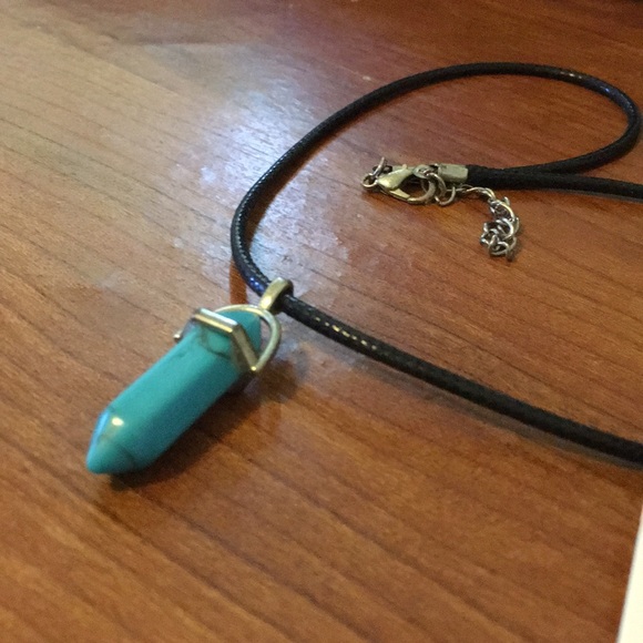 Earrings and a necklace ✅ - Picture 3 of 4